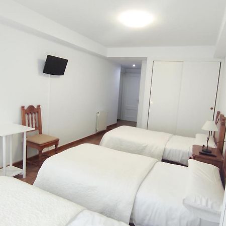 Pension Villa ** Комилас Екстериор снимка