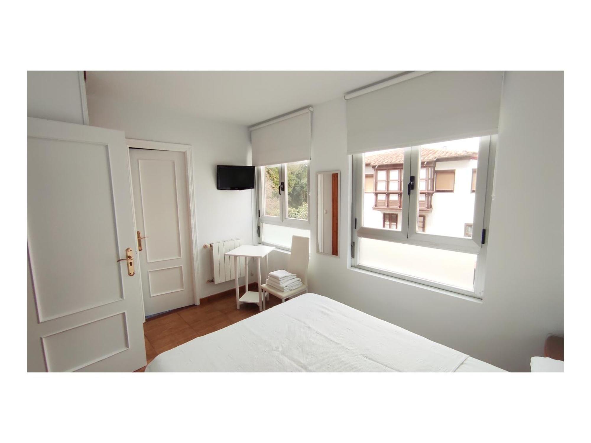 Pension Villa ** Комилас Екстериор снимка