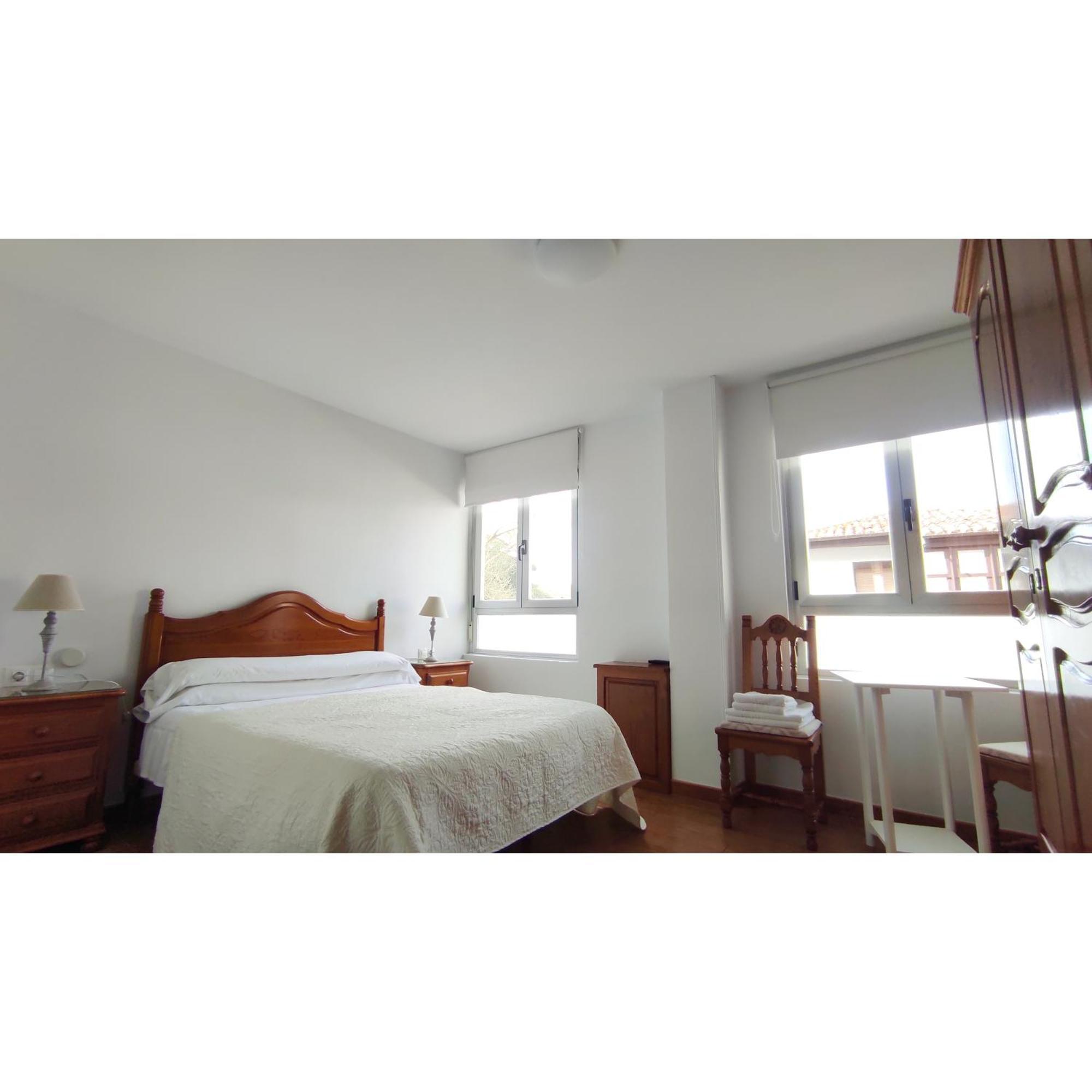 Pension Villa ** Комилас Екстериор снимка
