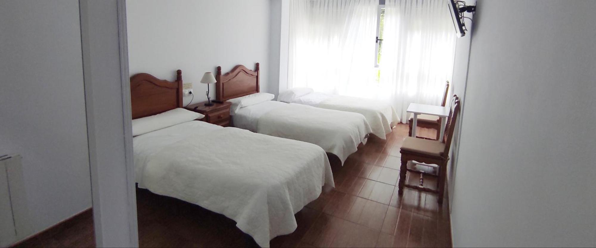 Pension Villa ** Комилас Екстериор снимка